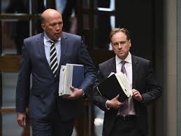 Gregory andrew hunt (1965 18 kasım doğumlu) olmuştur avustralyalı politikacı sağlık bakanı o. Dutton Defends Health Minister Greg Hunt The Standard Warrnambool Vic