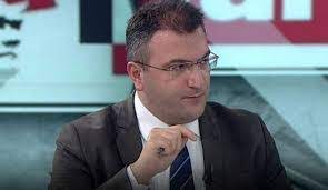 Cem küçük televizyonda söylediği bu sözlere twitter hesabından da devam etti. Gazeteci Cem Kucuk Ten Flas Iddia Galatasaray Kongresinde Hakan Sukur Ve Arif Erdem I Ihrac Etmeyen 250 Kongre Uyesi Ifadeye Cagrilacak