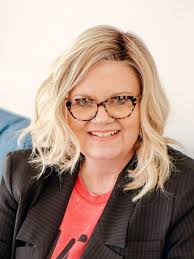 Kari King's Instagram, Twitter & Facebook