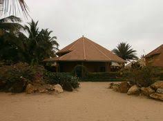 Villa A Vendre Sur La Plage De Saly Senegal Par L Agence Immobiliere R B Immobilier Senegal House Styles Villa Senegal