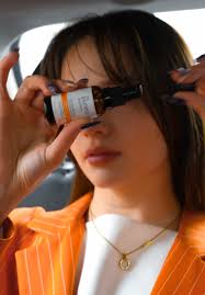 Kızlar selamm✨ Cildim neden bu kadar parlak diyorsanız... The Purest  sayesinde! 🍊 Işıl ışıl, sağlıklı ve canlı bir cilt artık hayal değil  🤍#CtheDifference @The Purest Solutions #işbirliği