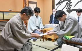 神戸新聞 - News update