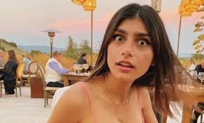 Mia Khalifa sets internet on fire with new photo from Paris - Lifestyle -  SAMAA