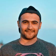 PLG vs PLS: Choosing the Right GTM Strategy for your company