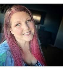 Melanie Cantrell's Instagram, Twitter & Facebook