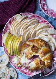 Welcome to mahalo's thanksgiving recipes course! Baked Brie In Puff Pastry With Jam Just A Little Bit Of Bacon