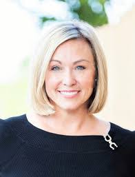 Amanda Uecker's Instagram, Twitter & Facebook