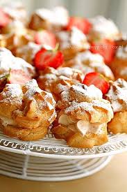 Cream Puffs With Strawberry Cream Profiterole Cream Puff Us Or Choux A La Creme Fruit Recipes Sweet Pastries Sweet Recipes