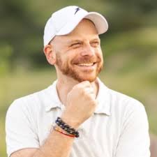 Authenticity and Secure Leadership with Sarah Devereaux