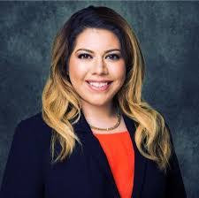 Shelly Richards's Instagram, Twitter & Facebook