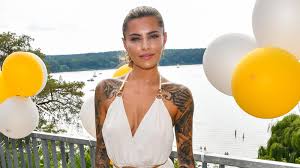 Schauspielerin, moderatorin, werbegesicht, berliner investor @schuettflix impressum: Zu Dunn Sophia Thomalla Setzt Ein Zeichen Gegen Bodyshaming