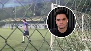 Check spelling or type a new query. Felipe Neto E Flagrado Jogando Futebol Com Amigos Em Plena Pandemia