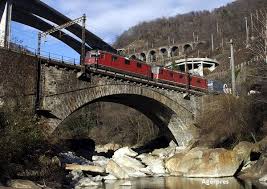 Tunelul feroviar gotthart, unește rutele feroviare dintre portul. Cel Mai Lung Tunel Din Lume Inaugurat In Elvetia Linia De Cale Ferata Care Strapunge Alpii Masoara 57 Km A Fost Construita In 17 Ani Si A Costat Peste 12 Mld Dolari