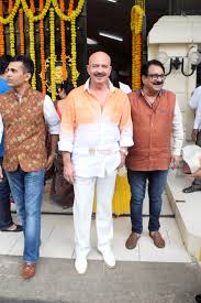 Rakesh Roshan At Ekta Kapoor S House For Ganpati Celebration On 16th Sept 2018 Rakesh Roshan Bollywood Photos Before the release of the film kabil, rakesh roshan and sanjay gupta faced an allegation from sudhanshu pandey that his original script farmayish was stolen by the duo and residence address / home address: rakesh roshan at ekta kapoor s house for ganpati celebration on 16th sept 2018 rakesh roshan bollywood photos
