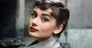 Όταν τα διαμάντια δεν είναι ο καλύτερος φίλος μιας γυναίκας. 50 Pragmata Poy Kanoyn Mia Gynaika Sikath Ti Les Twra