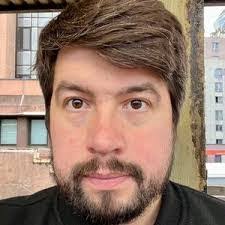 Daniel Veronesi's Instagram, Twitter & Facebook