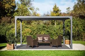 Decouvrez La Gamme De Pergolas Et De Tonnelles En Aluminium Au Meilleur Prix Leroy Merlin Pergola Bioclimatique Pergola Bioclimatique
