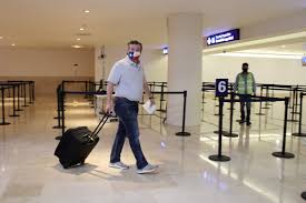 Ted Cruz blames daughters for controversial Cancun trip | The Independent