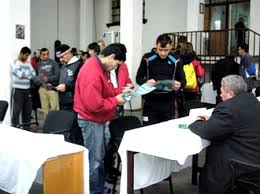 Locuri de munca in uniunea europeană. 15 Detinuti Din Penitenciarul Timisoara In Cautarea Unui Angajator Acestia Vor Fi Insotiti De Gardieni La Bursa Locurilor De Munca Impactpress