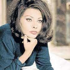 She is the first and only spanish actress to both win and be nominated for an academy award in an acting category. Sophia Loren Feiert 75 Geburtstag Ab Und Zu Ein Bad In Olivenol Kino