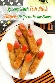 Spooky Halloween Witch Fish Stick Fingers A Creative Spooky Tasty Fun Halloween Dinner That Can Be Made Halloween Recipes Holiday Recipes Savory Appetizer