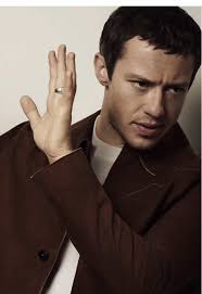 Videos de Joseph Quinn HQ (@josephquinnhq) con “original sound