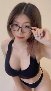 asian girl :: erotic :: girl wearing glasses :: amateur ero :: Ain Nguyen -  JoyReactor