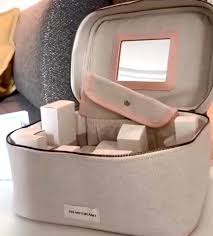 Découvrez les 4 codes oh my cream dénichés et 100% testés par la communauté de ma reduc ! Calendrier De L Avent Beaute 2020 Quel Choisir Voyage En Beaute Calendrier De L Avent Beaute Calendrier De L Avent Produits Pour Le Bain