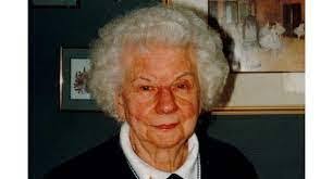 Donna Pikul's Instagram, Twitter & Facebook