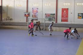 Floorball is a type of floor hockey with five players and a goalkeeper in each team. Ekstrakurikuler Hockey Sma Nasional Malang Sma Nasional Malang