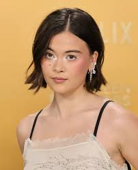 So many stunning makeup looks from last night's Screen Actors Guild Awards  red carpet. I loved all of the natural glam (Pam!), pops of color, a  classic red lip. Did you have