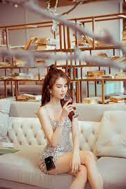 Đoạn trailer tiếp tục là. Cung Dá»± 1 Sá»± Kiá»‡n Ngá»c Trinh Há»Ÿ Báº¡o Vá»›i Vay Ngáº¯n CÅ©n Ä'á»'i Láº­p Vá»›i PhÆ°á»£ng Chanel Diá»‡n Ao Kin Mit