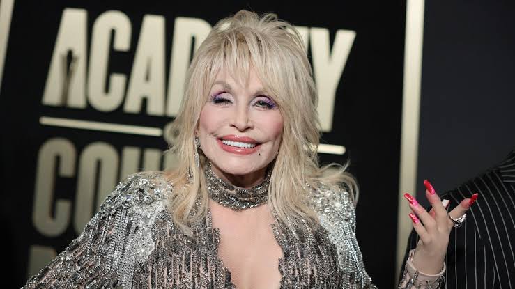 Dolly Parton’s private cancer battle highlights why some patients don’t  share their diagnoses