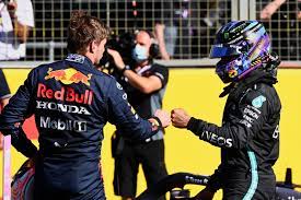 Verstappen beats hamilton to qualify on pole position for the british gp. W Ujujqrhsppbm