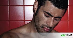 El sofá" del 'chistoso' David Amor empieza a acomodarse en la noche gallega