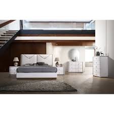 Transform your bedroom into your own private haven with complementary furniture pieces that create a balanced and harmonious look. Pin On Bedroom