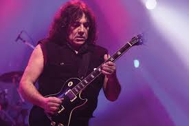 Ceoltóir airgintíneach (ga) norberto napolitano, pappo napolitano, norberto anibal napolitano. La Gran Bestia Rock A 15 Anos De La Muerte De Pappo Tiempo Argentino Tiempo Argentino