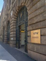 Kfw（独読み：カー・エフ・ヴェー、もしくはドイツ復興金融公庫（ドイツふっこうきんゆうこうこ）と和訳）は、ドイツ連邦共和国の国営金融機関。 正式名称はkfw bankengruppeで、kfwはkreditanstalt für wiederaufbauの略である。本部はフランクフルト・アム・マイン。 Ligne Architekten Vorstandsetage Einer Bank Kfw