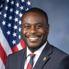 Mike Hassell (@Mr_Hassell)