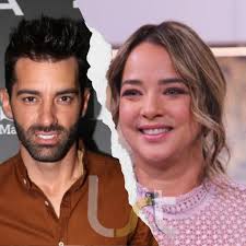 🚨ÚLTIMA HORA🚨 #AdamariLopez confirma que se separó de #ToniCosta 💔 “He  tomado la determinación de separarme de Toni. Solo me queda pedirles sus  oraciones. Sé que es difícil de asimilar, pero de
