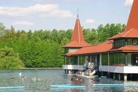 Jeder farbsatz spiegelt einen mathematischen algorithmus Thermalbad Bad Heviz Ungarn Franks Travelbox