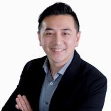 Katie Ho's Instagram, Twitter & Facebook