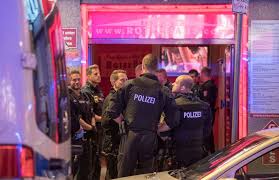 Sammlung von next public relations. Razzia Im Frankfurter Bahnhofsviertel Polizei Kampft Gegen Drogenhandel