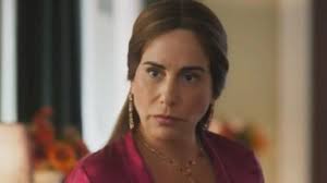 Terra e Paixão: Gladys escuta confissão chocante de Irene