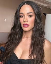 I want 300 Yes to finish the new season right now fans 🥰