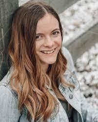 Miranda Hupp's Instagram, Twitter & Facebook