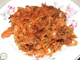 Daca nu tii post, ci pur si simplu ai pofta de o mancarica traditionala romaneasca, alaturi de varza calita poti aseza si cateva bucati de afumatura. Retete Culinare Retetetraditionaleromanesti Ro Mancare De Varza Dulce