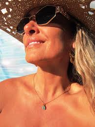 Cowrie Shell Gold Pendant Necklace Handmade Minimalist Style, Dainty Custom  Necklace for Her, Personalized Gift or Birthday Gift for Women.