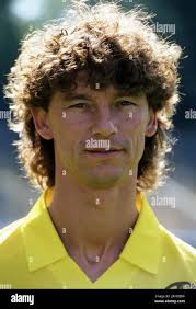 Frankfurt, Deutschland. 16th Aug, 2023. firo: football: football: archive  photos, archive photo, archive images, 1. Bundesliga season 1994/1995,  94/95, photo session, press date, portraits Eintracht Frankfurt Ralf  Falkenmeyer, half figure, portrait Credit: