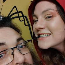 Who can paint a mural